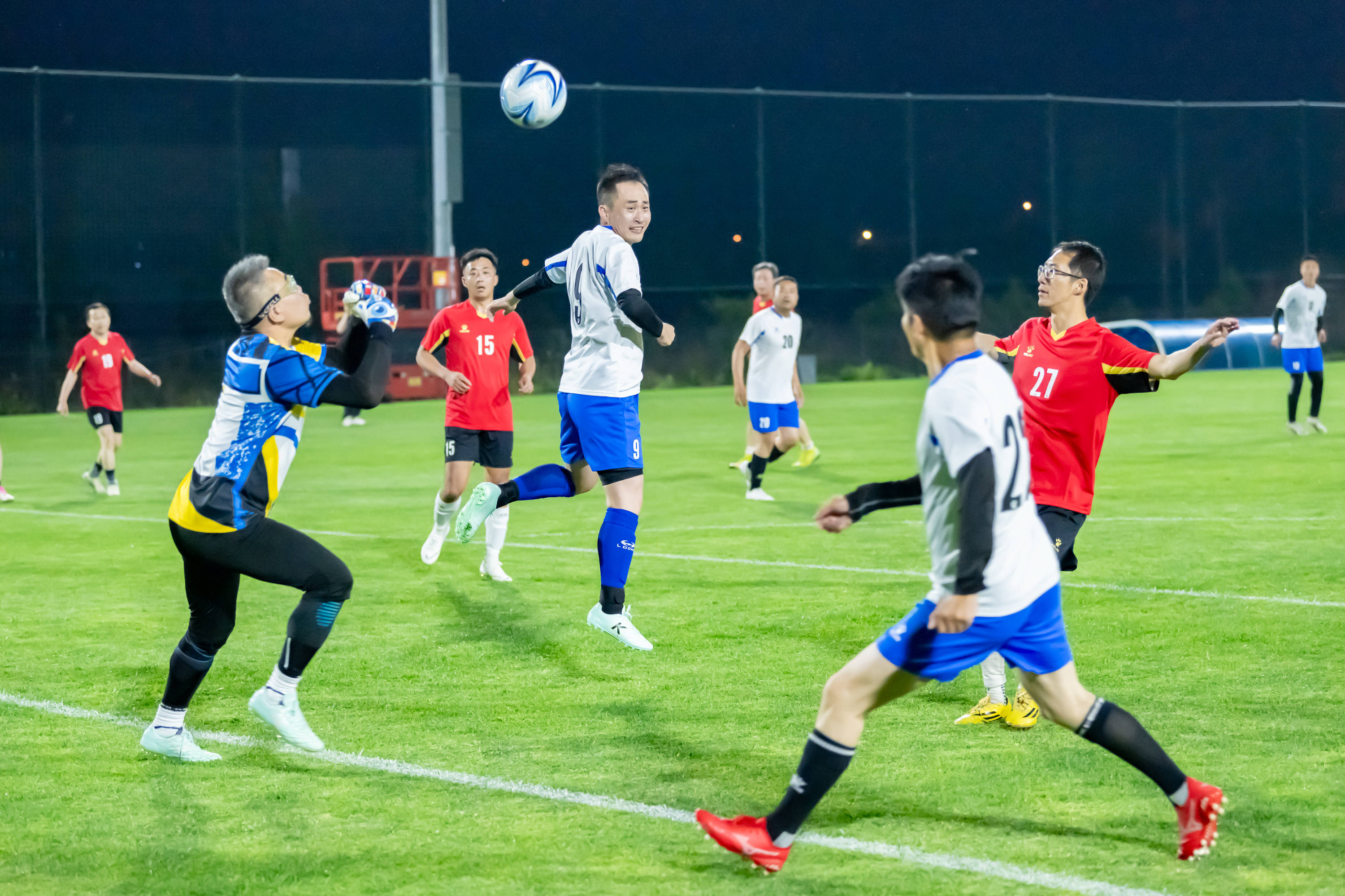 要锋线球员 要锋线球员